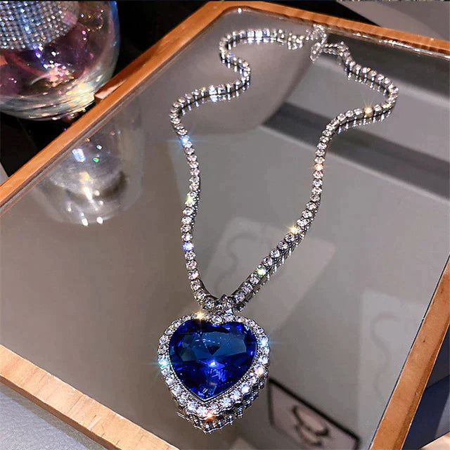 Blauwe Kristallen Hartketting - Elegant Design