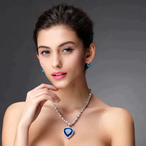 Blauwe Kristallen Hartketting - Elegant Design