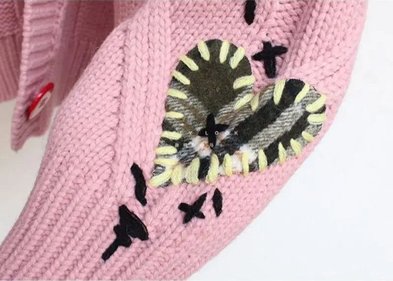 Damesvest met Patchwork Borduursel en V-hals