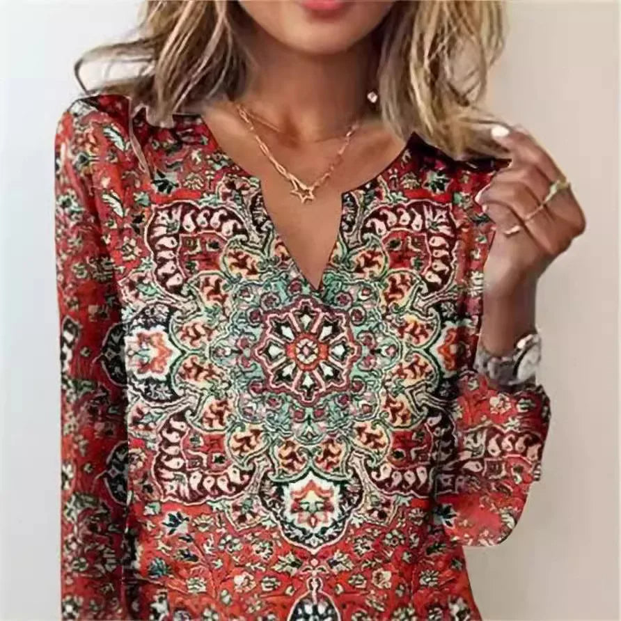 Elina Voorjaars-T-shirt met Tie-Dye V-hals