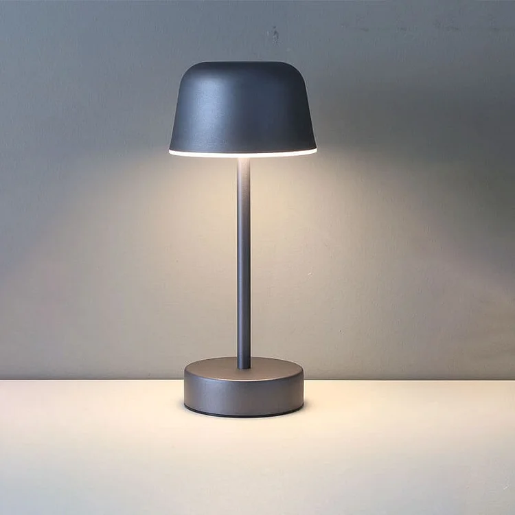 Moderne Metalen Tafellamp met Warm Licht