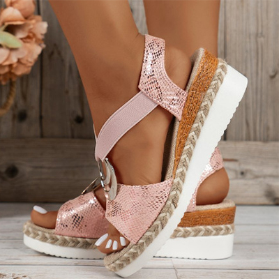 Stijlvolle Zomer Wedges met Slangenprint