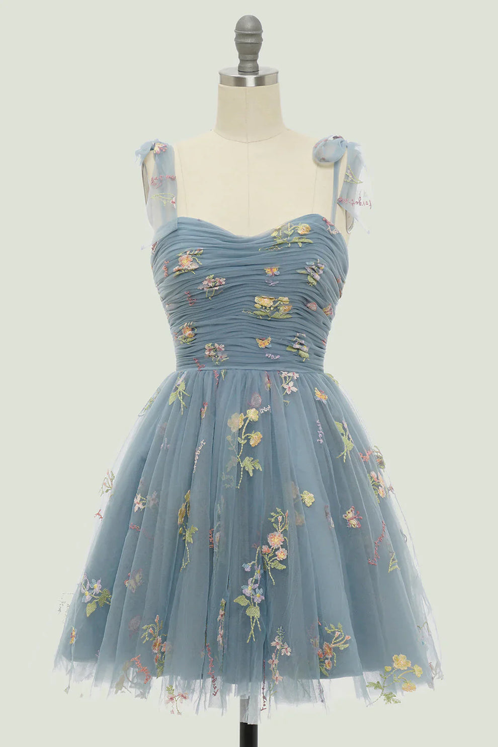 Tulle Baljurk met Bloemenborduursel