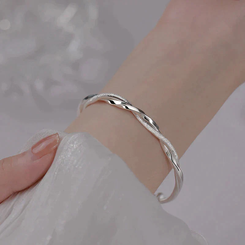 Zilveren Gedraaide Armband - Elegant Design