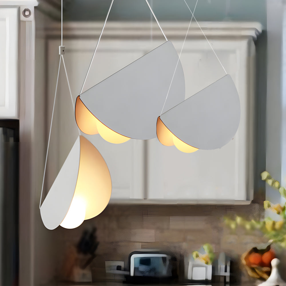 Lampe suspendue linéaire pour un intérieur élégant