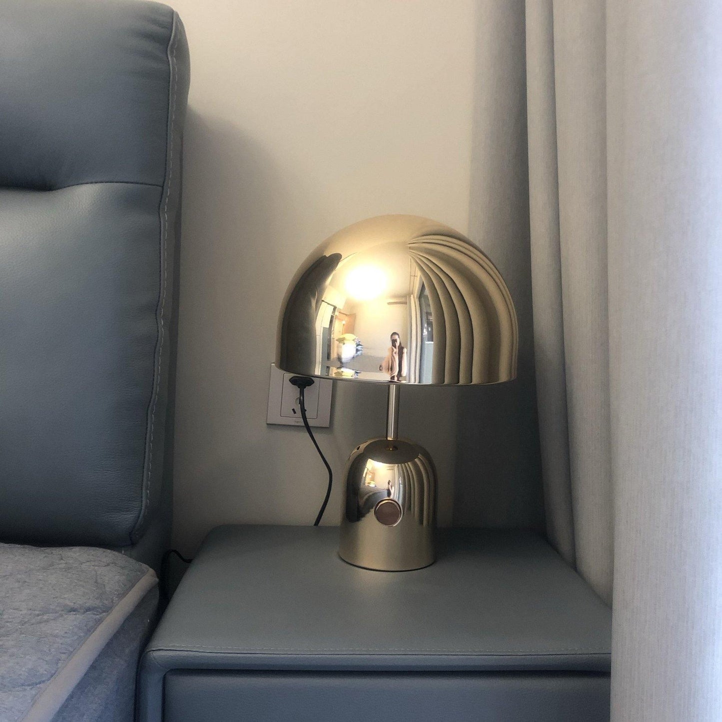 ChimeLamp™ – Elegante Tafellamp met Klokvormig Design