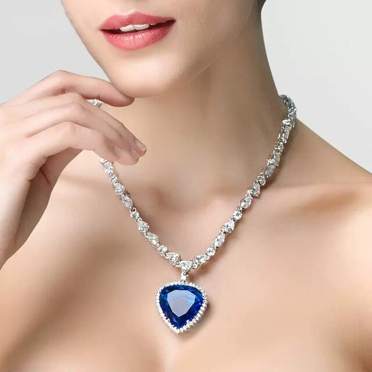 Blauwe Kristallen Hartketting - Elegant Design