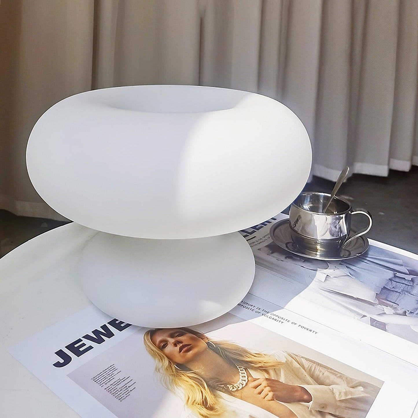 RingLight™ – Moderne Donutvormige Tafellamp