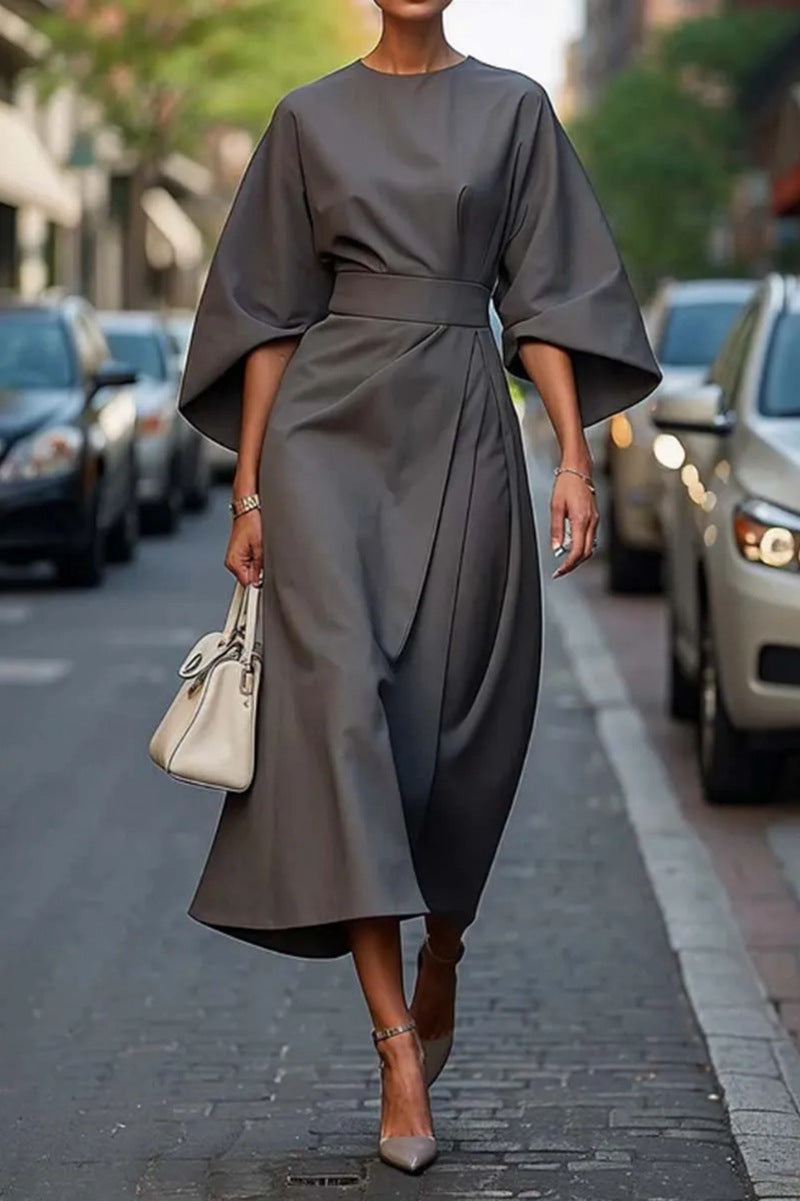 Elegante Midi Jurk met Luxe Details