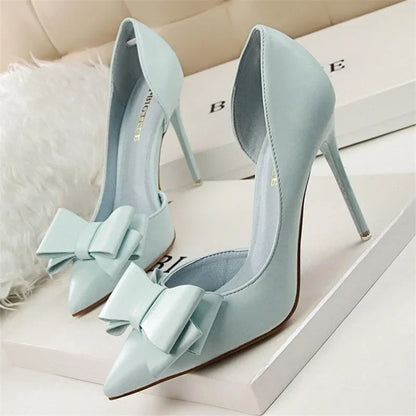 Elegante Pumps met Strik en Puntige Neus