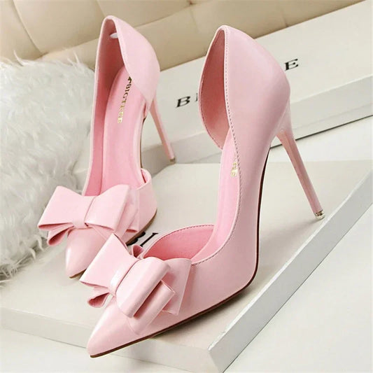Elegante Pumps met Strik en Puntige Neus