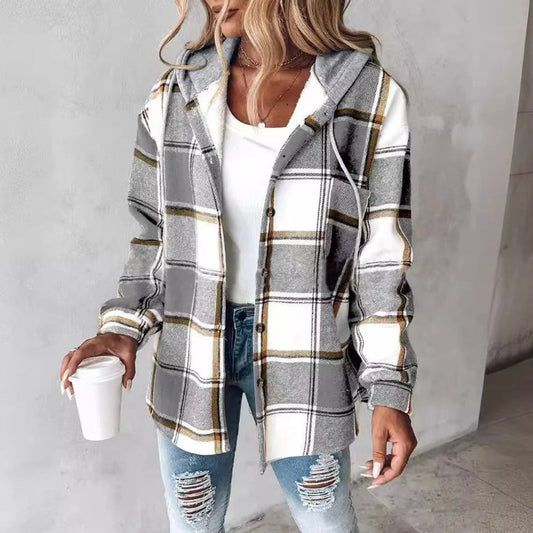 Emily – Stijlvolle Geruite Damesjas met Capuchon