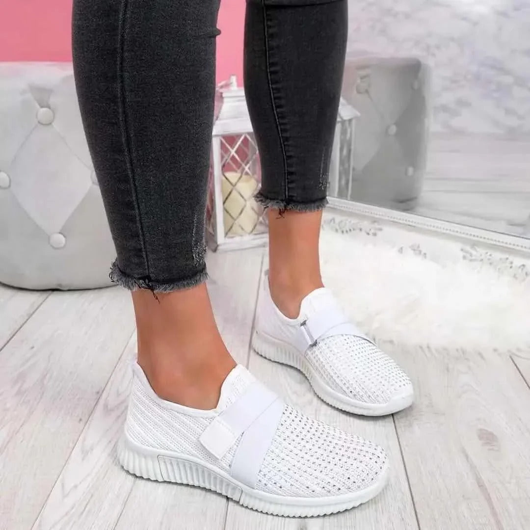 Gwen Elegante Dames T-Strap Flats