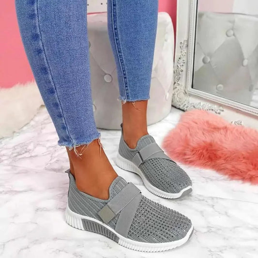 Gwen Elegante Dames T-Strap Flats