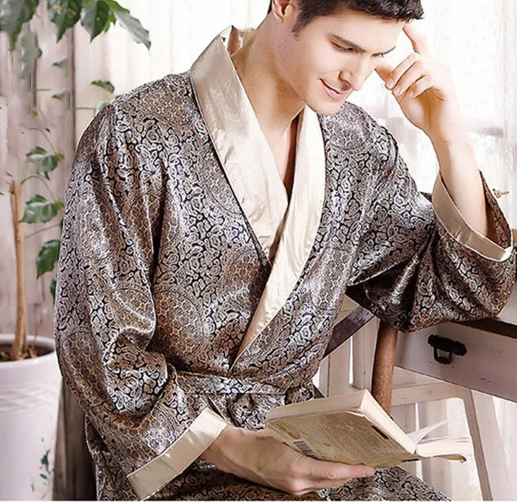 Luxe Satijnen Herenbadjas met Gouden Print