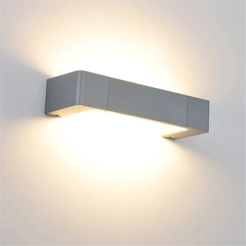 UrbanGlow – Moderne LED Wandlamp voor Stijlvolle Buitenverlichting