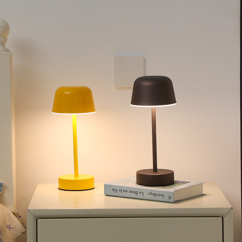 Moderne Metalen Tafellamp met Warm Licht