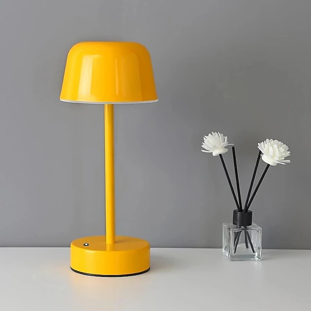 Moderne Metalen Tafellamp met Warm Licht