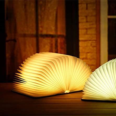 Mystieke Boeklamp met Warme Gloed