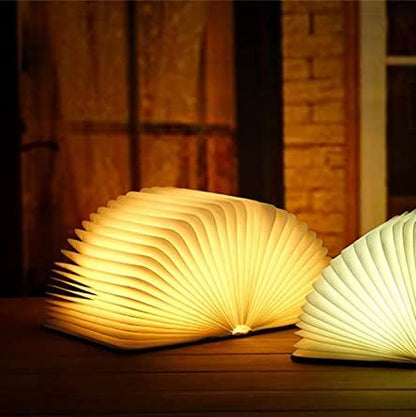 Mystieke Boeklamp met Warme Gloed
