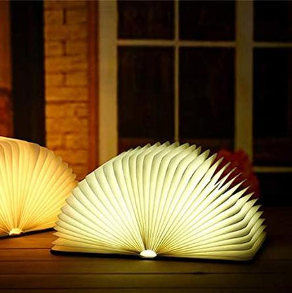 Mystieke Boeklamp met Warme Gloed