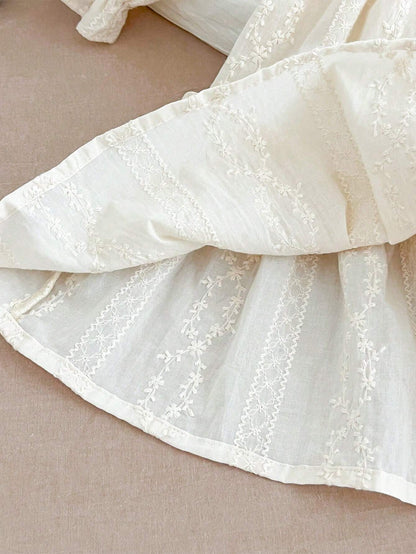 Onderjurk met Kanten Kraag en Mouwdetails