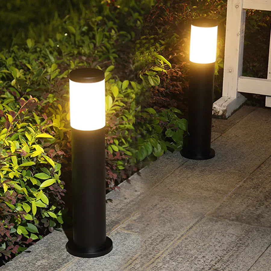 GleamGuard - Roestvrijstalen Tuin-Rasenlamp voor Duurzame Verlichting