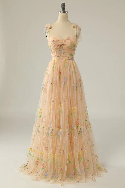 Tulle Baljurk met Bloemenborduursel