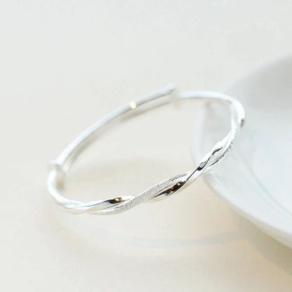 Zilveren Gedraaide Armband - Elegant Design