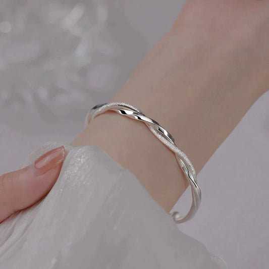 Zilveren Gedraaide Armband - Elegant Design