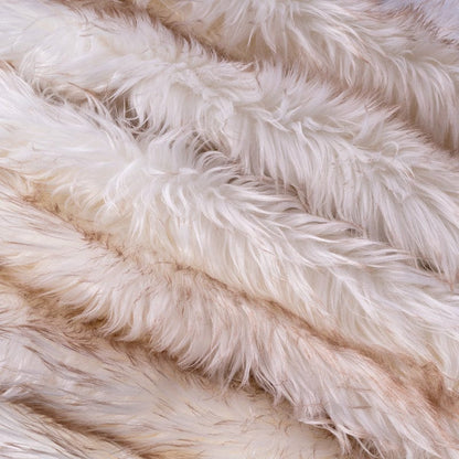 Arctic Elegance – Faux-Fur Dekentje